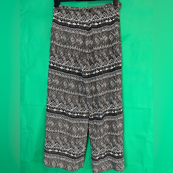 Cool, light and flowy, summer pants - Picture 2 of 6